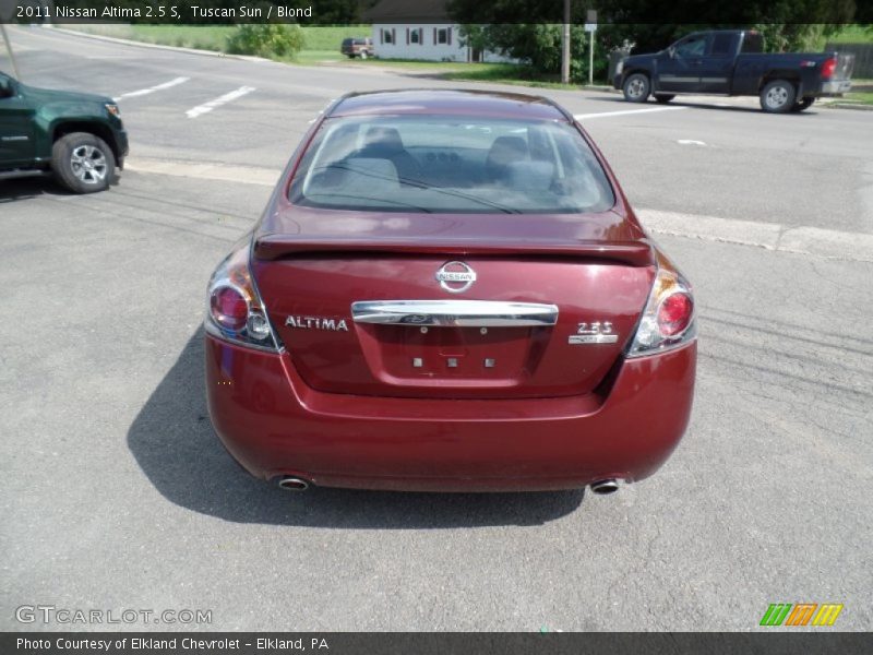 Tuscan Sun / Blond 2011 Nissan Altima 2.5 S