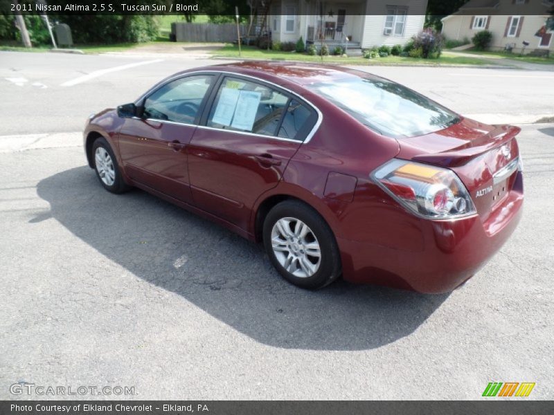 Tuscan Sun / Blond 2011 Nissan Altima 2.5 S