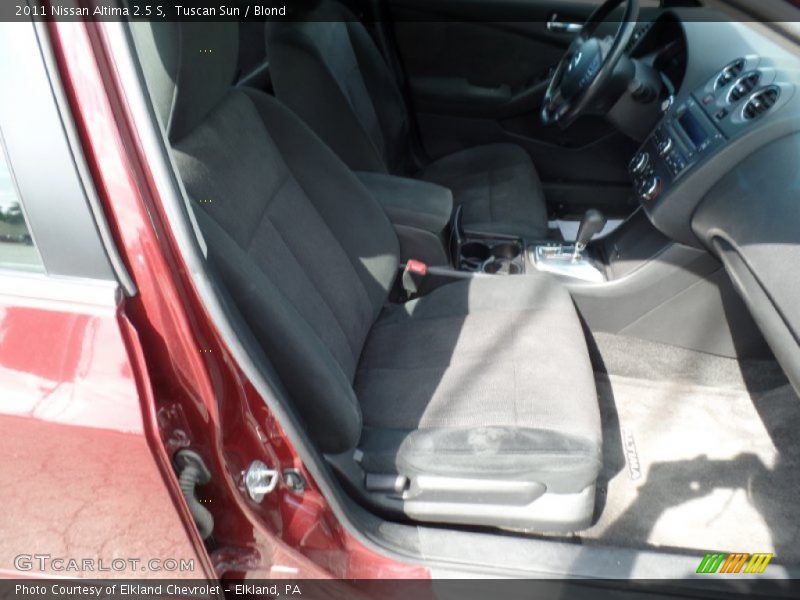 Tuscan Sun / Blond 2011 Nissan Altima 2.5 S
