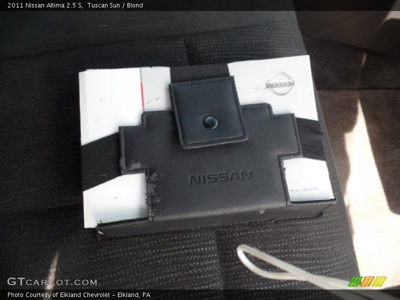 Tuscan Sun / Blond 2011 Nissan Altima 2.5 S