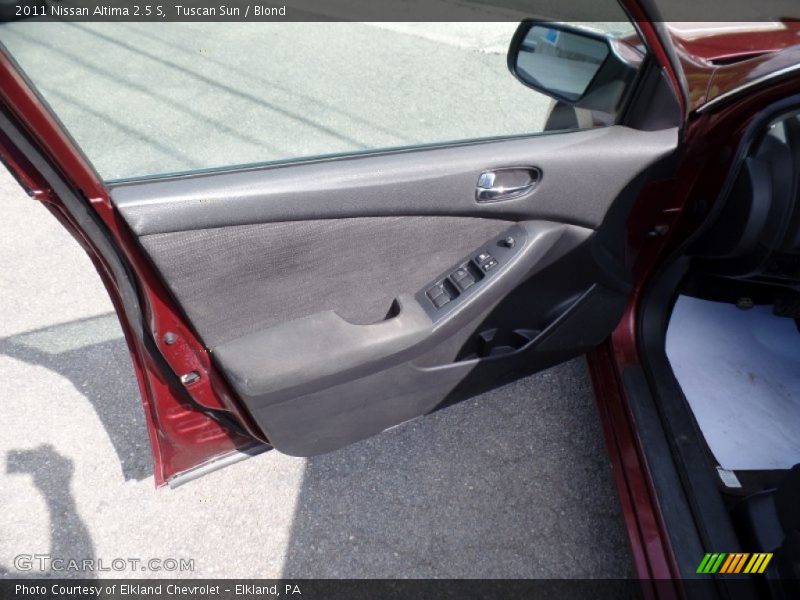 Tuscan Sun / Blond 2011 Nissan Altima 2.5 S