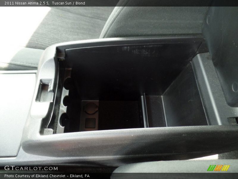 Tuscan Sun / Blond 2011 Nissan Altima 2.5 S