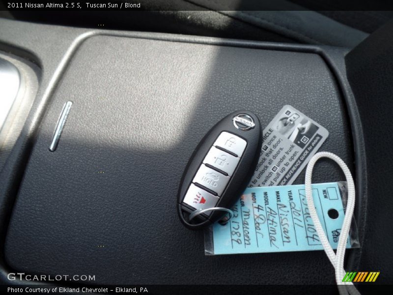 Tuscan Sun / Blond 2011 Nissan Altima 2.5 S