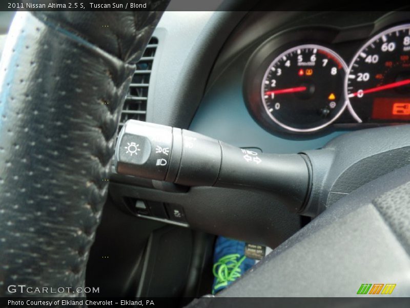 Tuscan Sun / Blond 2011 Nissan Altima 2.5 S