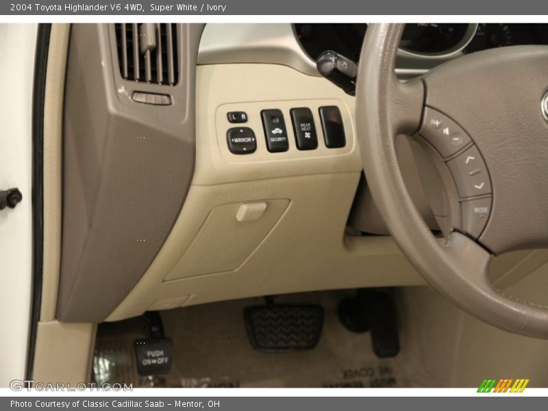 Super White / Ivory 2004 Toyota Highlander V6 4WD