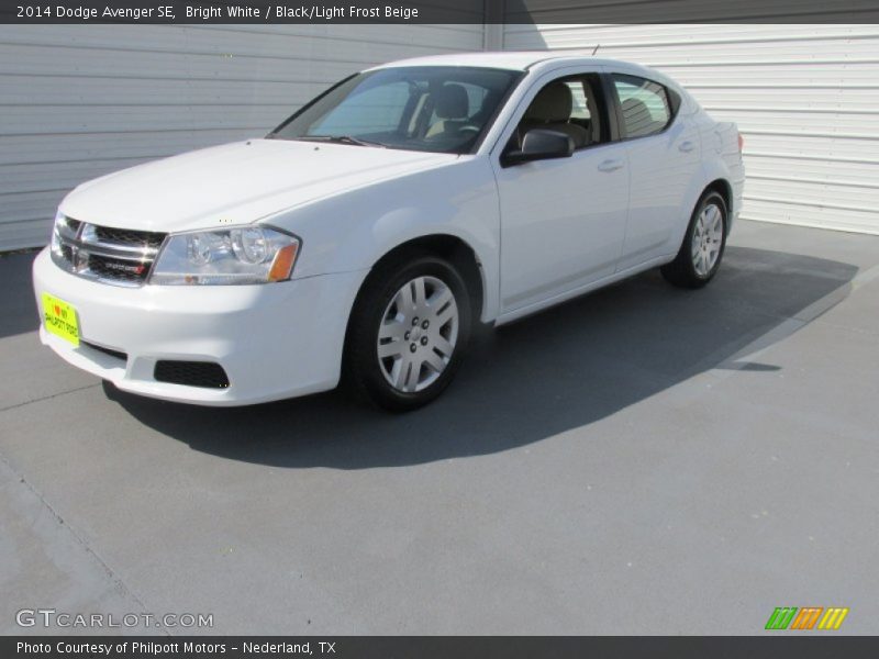 Bright White / Black/Light Frost Beige 2014 Dodge Avenger SE