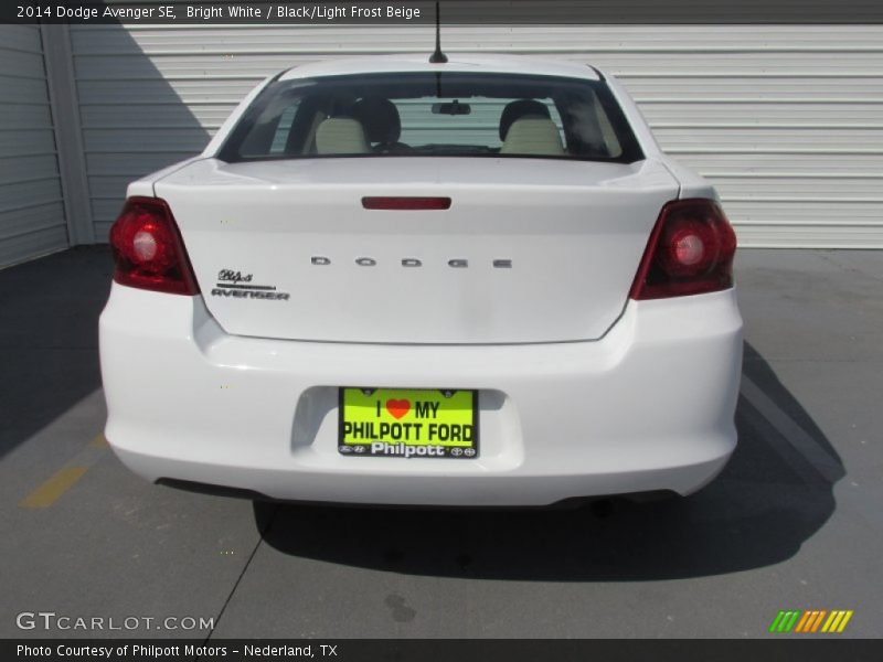 Bright White / Black/Light Frost Beige 2014 Dodge Avenger SE