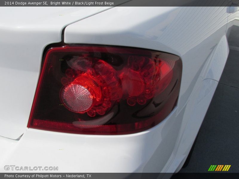 Bright White / Black/Light Frost Beige 2014 Dodge Avenger SE