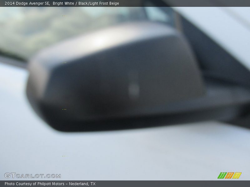 Bright White / Black/Light Frost Beige 2014 Dodge Avenger SE