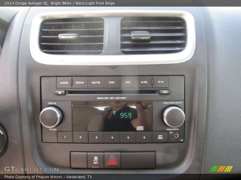 Bright White / Black/Light Frost Beige 2014 Dodge Avenger SE