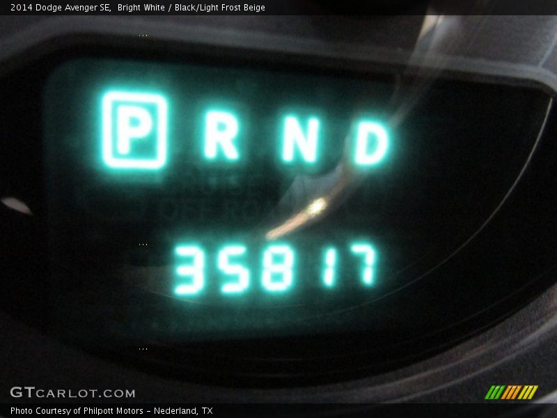 Bright White / Black/Light Frost Beige 2014 Dodge Avenger SE