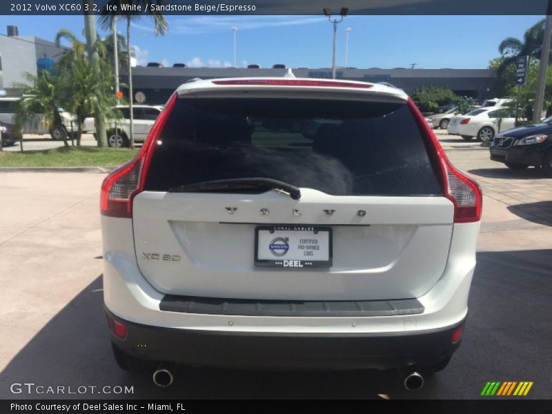 Ice White / Sandstone Beige/Espresso 2012 Volvo XC60 3.2