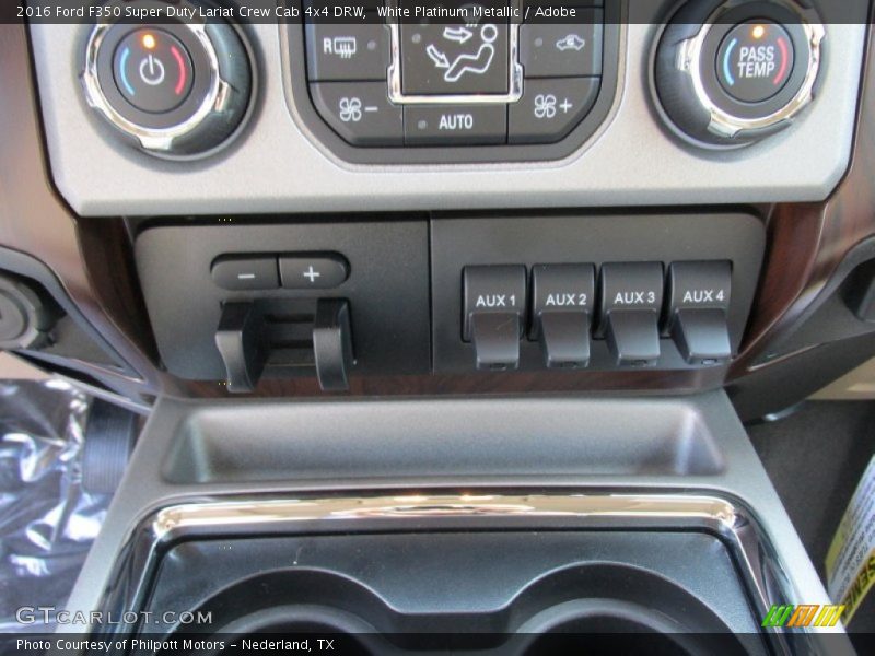 Controls of 2016 F350 Super Duty Lariat Crew Cab 4x4 DRW