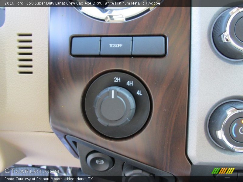 Controls of 2016 F350 Super Duty Lariat Crew Cab 4x4 DRW