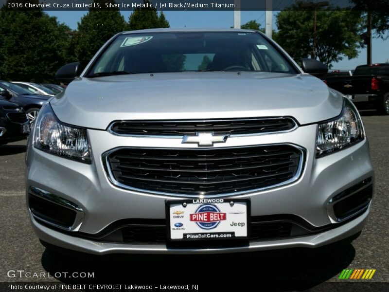 Silver Ice Metallic / Jet Black/Medium Titanium 2016 Chevrolet Cruze Limited LS