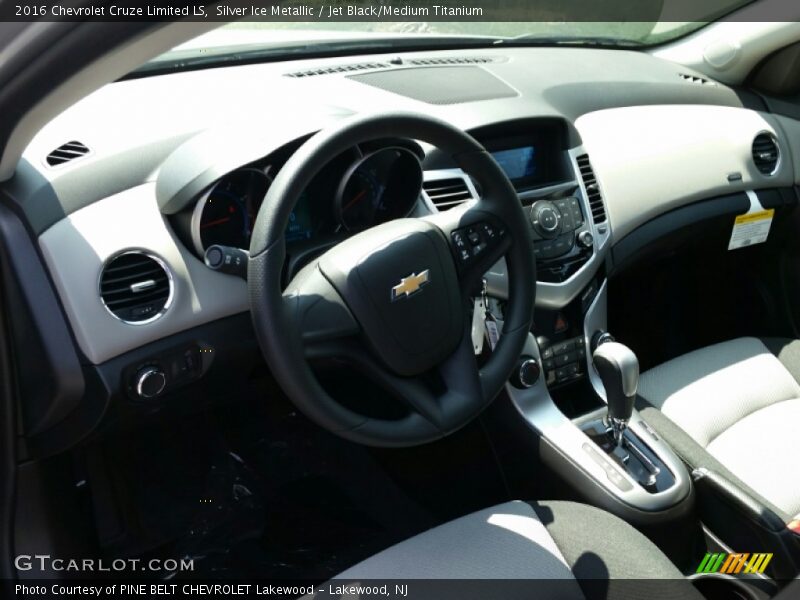 Silver Ice Metallic / Jet Black/Medium Titanium 2016 Chevrolet Cruze Limited LS