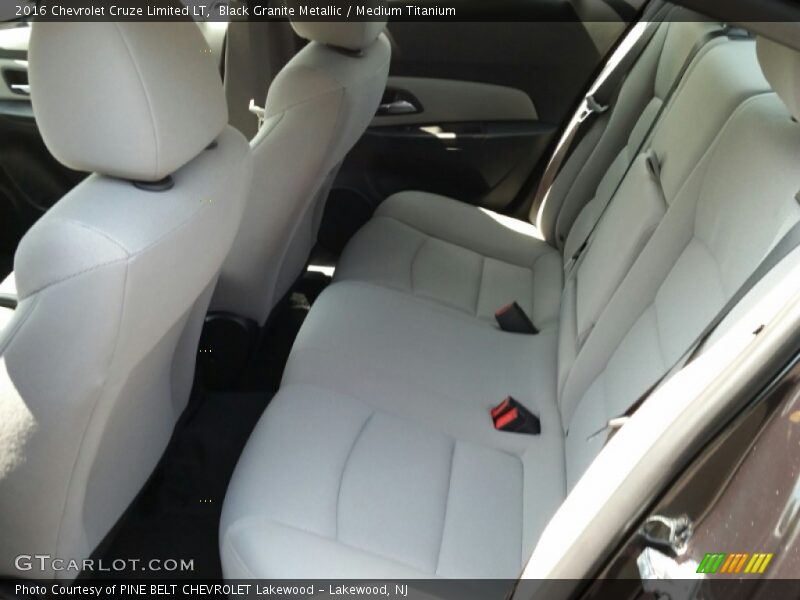 Black Granite Metallic / Medium Titanium 2016 Chevrolet Cruze Limited LT