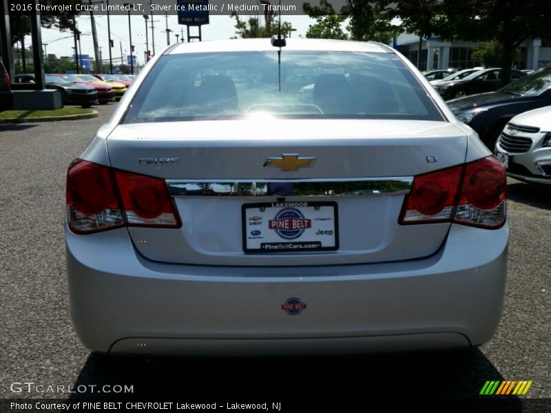 Silver Ice Metallic / Medium Titanium 2016 Chevrolet Cruze Limited LT