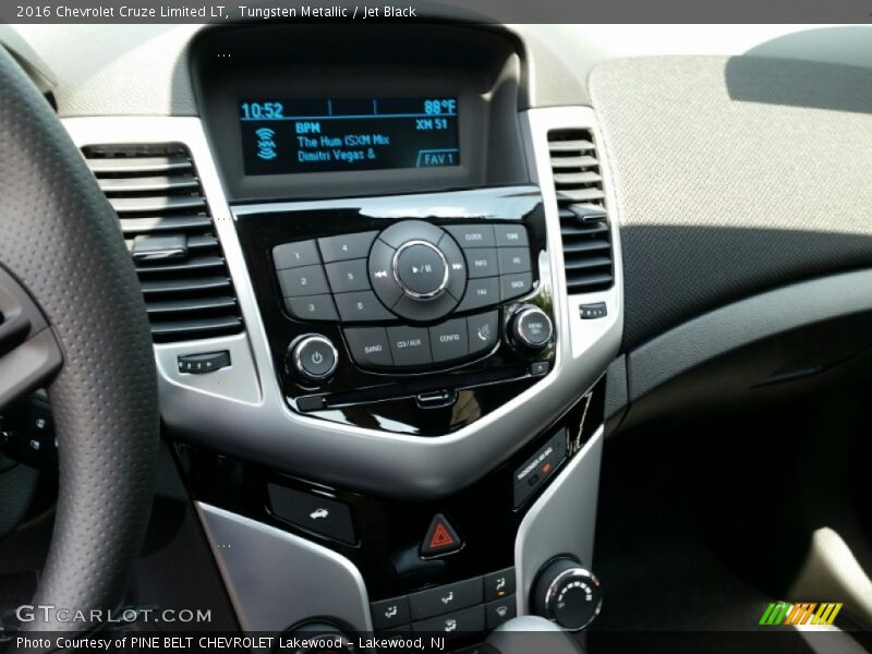 Tungsten Metallic / Jet Black 2016 Chevrolet Cruze Limited LT