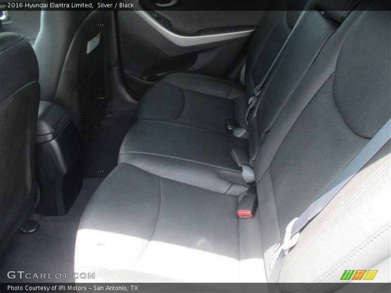 Silver / Black 2016 Hyundai Elantra Limited