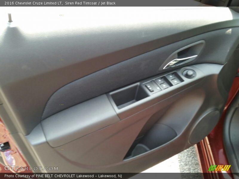 Siren Red Tintcoat / Jet Black 2016 Chevrolet Cruze Limited LT