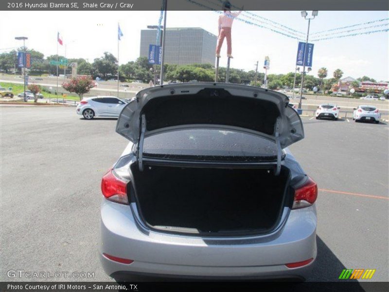Shale Gray / Gray 2016 Hyundai Elantra SE