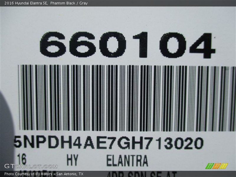Phantom Black / Gray 2016 Hyundai Elantra SE