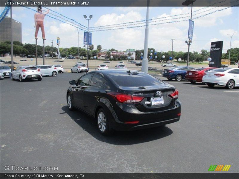 Phantom Black / Gray 2016 Hyundai Elantra SE