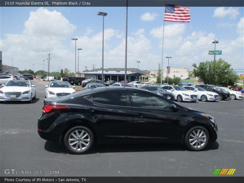 Phantom Black / Gray 2016 Hyundai Elantra SE