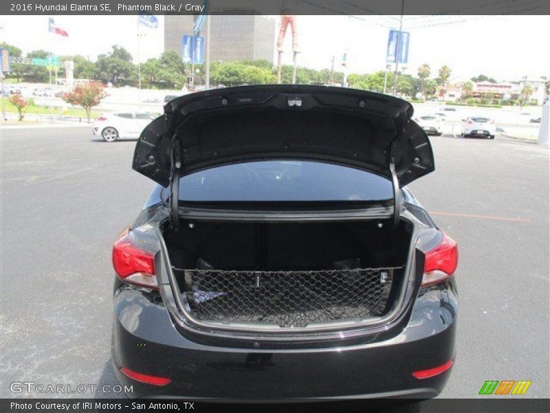 Phantom Black / Gray 2016 Hyundai Elantra SE