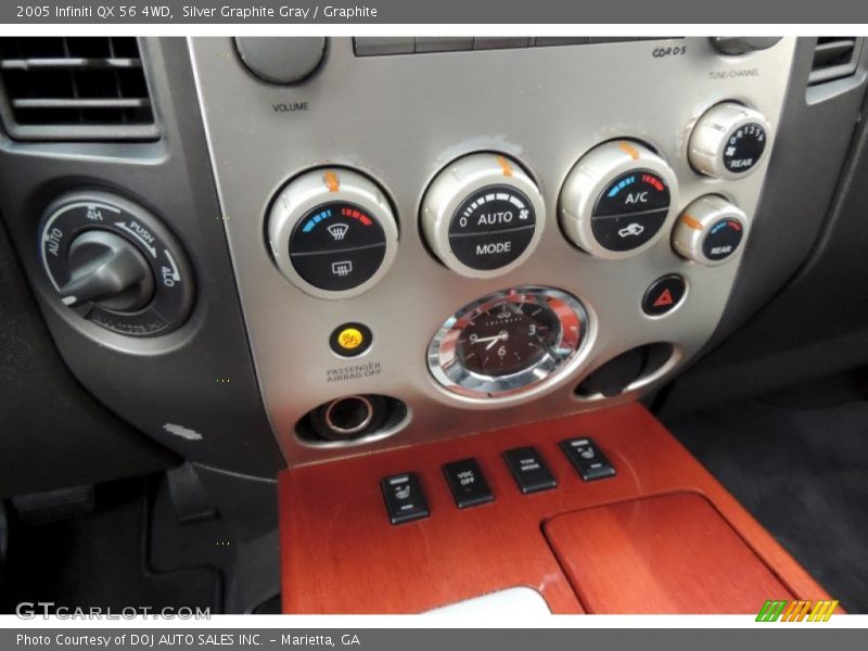 Silver Graphite Gray / Graphite 2005 Infiniti QX 56 4WD