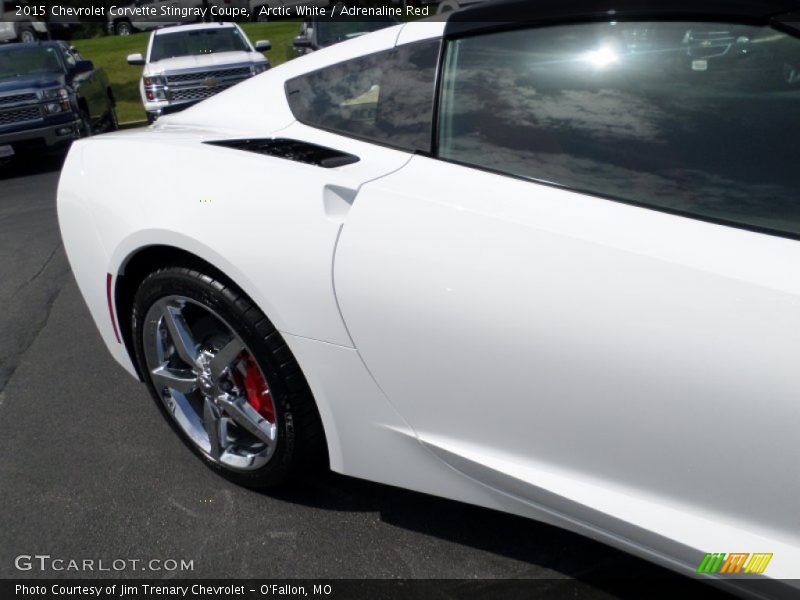 Arctic White / Adrenaline Red 2015 Chevrolet Corvette Stingray Coupe