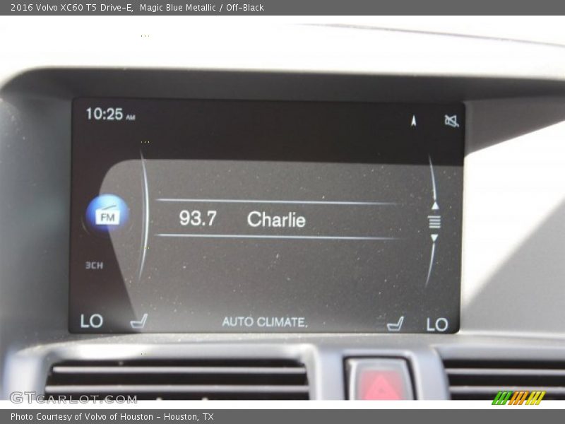 Magic Blue Metallic / Off-Black 2016 Volvo XC60 T5 Drive-E