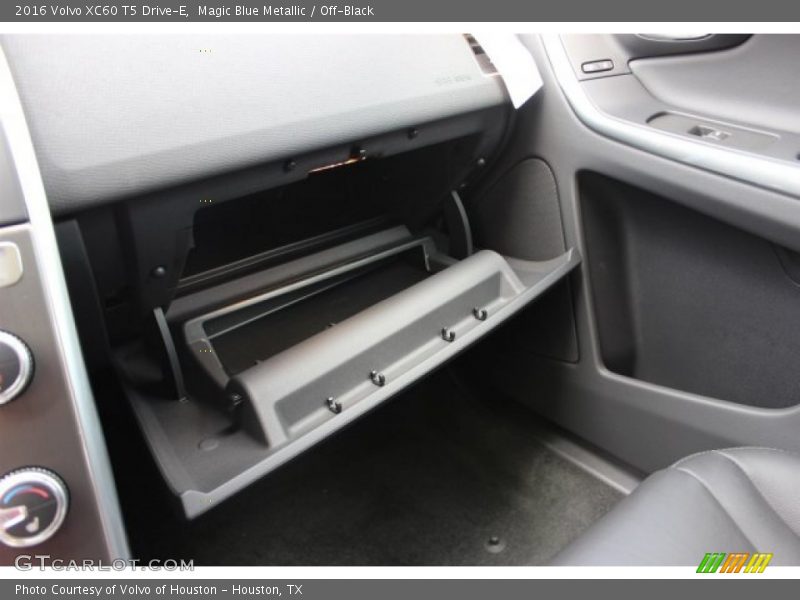 Magic Blue Metallic / Off-Black 2016 Volvo XC60 T5 Drive-E