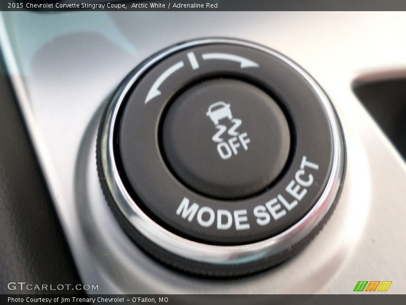 Arctic White / Adrenaline Red 2015 Chevrolet Corvette Stingray Coupe