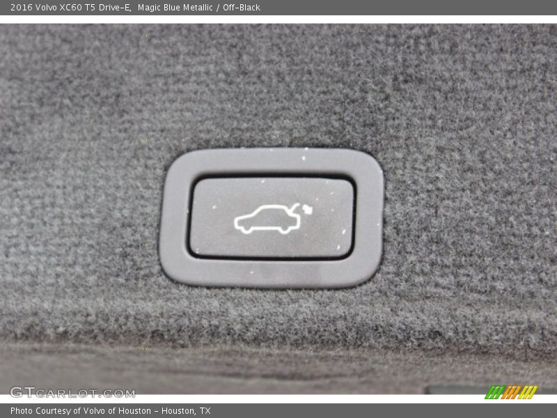 Magic Blue Metallic / Off-Black 2016 Volvo XC60 T5 Drive-E