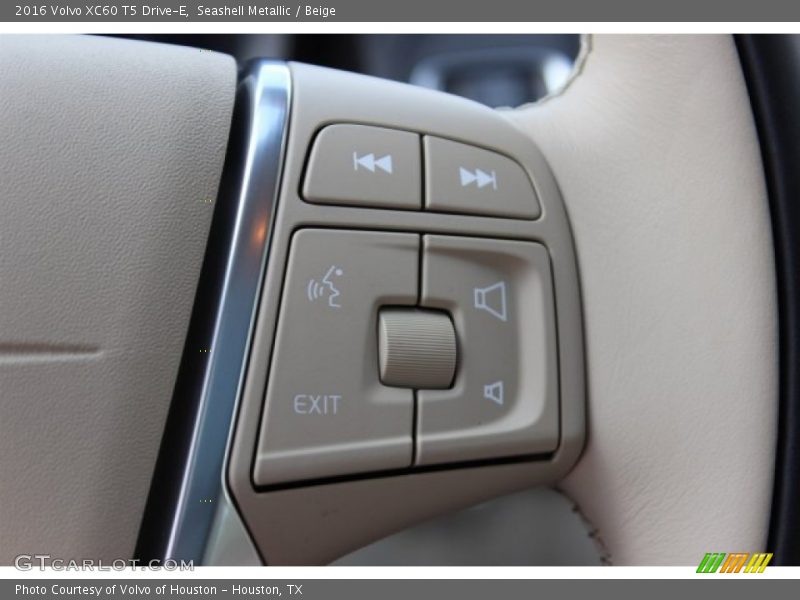 Seashell Metallic / Beige 2016 Volvo XC60 T5 Drive-E