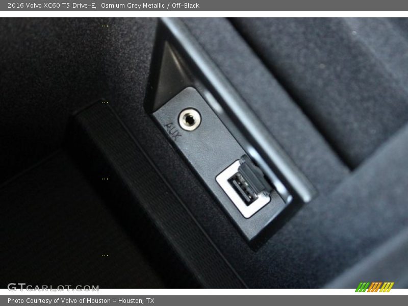 Osmium Grey Metallic / Off-Black 2016 Volvo XC60 T5 Drive-E