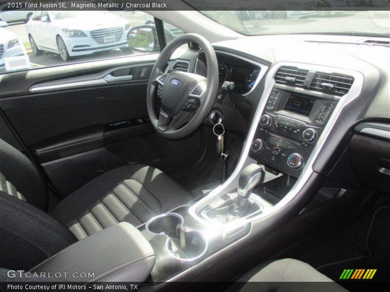 Magnetic Metallic / Charcoal Black 2015 Ford Fusion SE