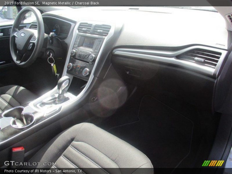 Magnetic Metallic / Charcoal Black 2015 Ford Fusion SE