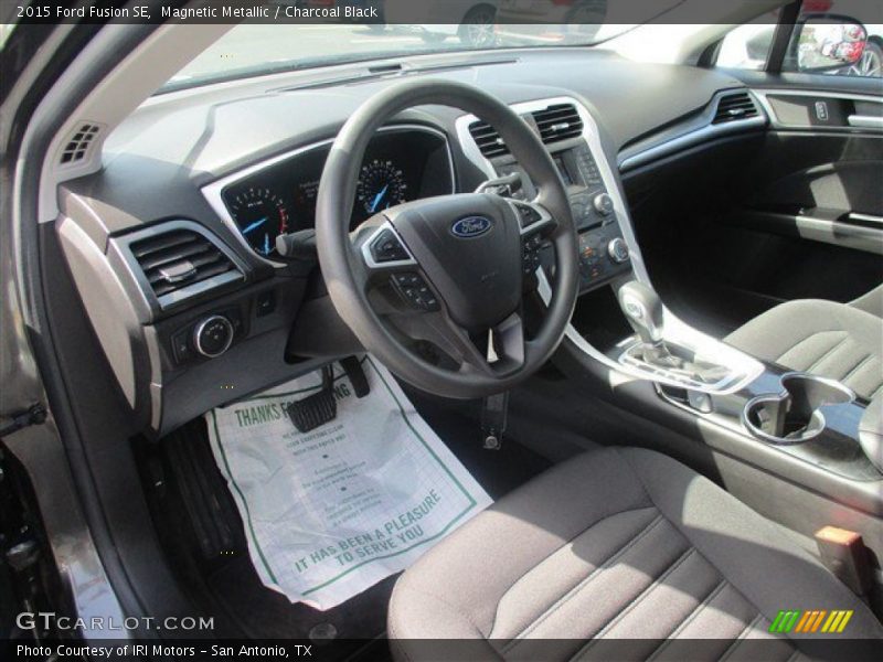 Magnetic Metallic / Charcoal Black 2015 Ford Fusion SE