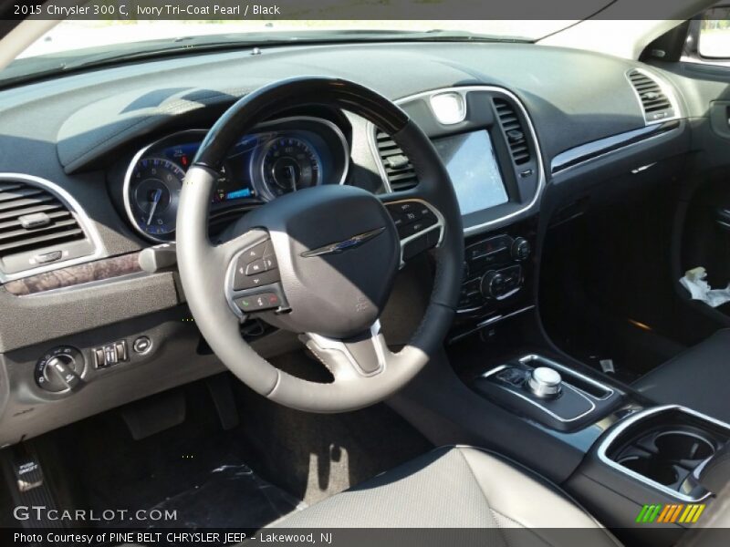 Ivory Tri-Coat Pearl / Black 2015 Chrysler 300 C