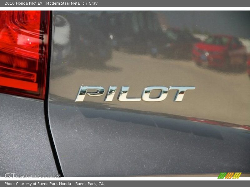 Modern Steel Metallic / Gray 2016 Honda Pilot EX