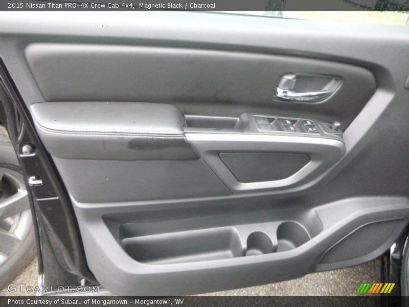 Magnetic Black / Charcoal 2015 Nissan Titan PRO-4X Crew Cab 4x4