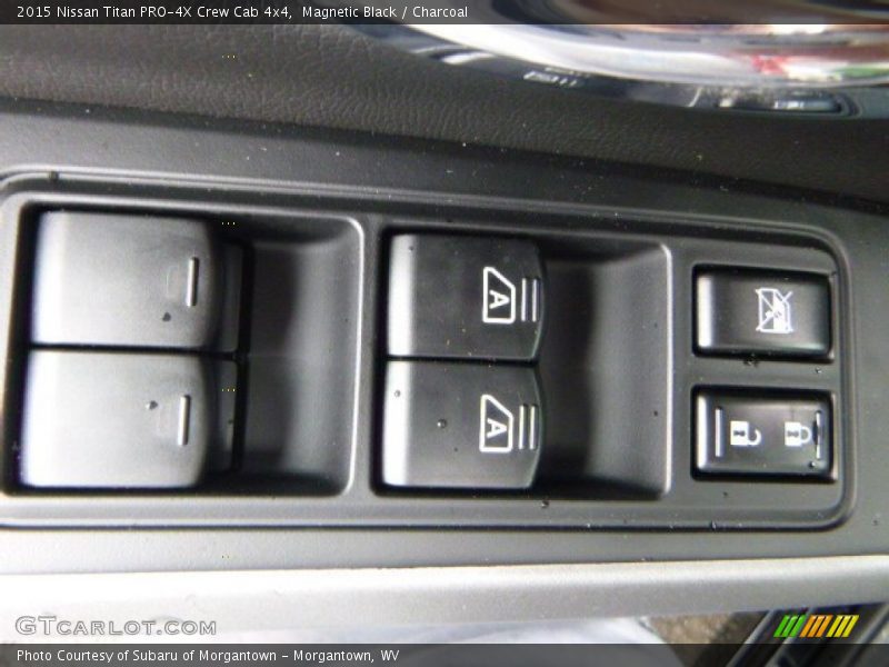Magnetic Black / Charcoal 2015 Nissan Titan PRO-4X Crew Cab 4x4