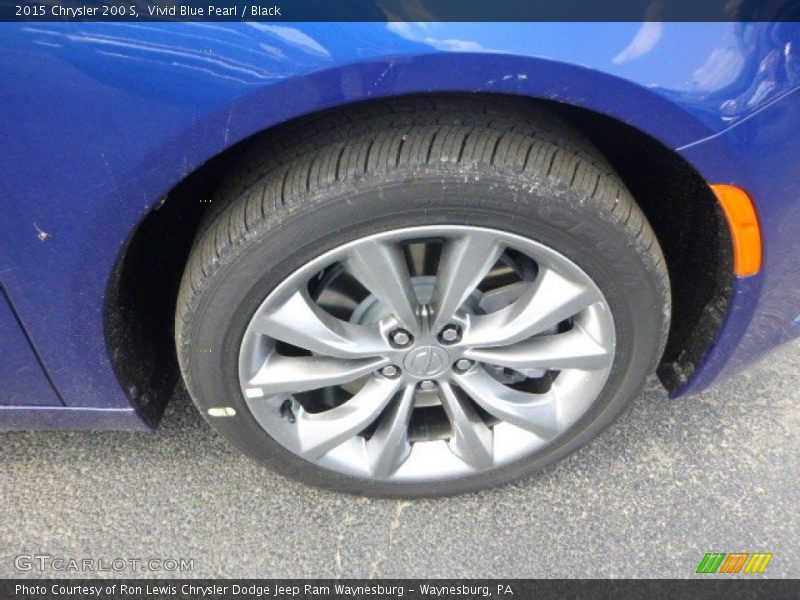 Vivid Blue Pearl / Black 2015 Chrysler 200 S