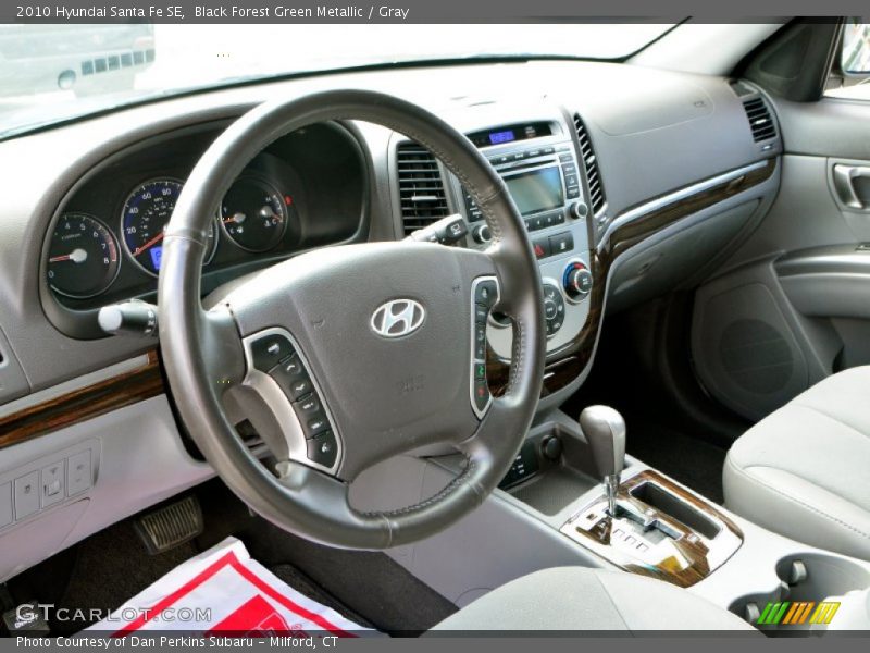 Black Forest Green Metallic / Gray 2010 Hyundai Santa Fe SE