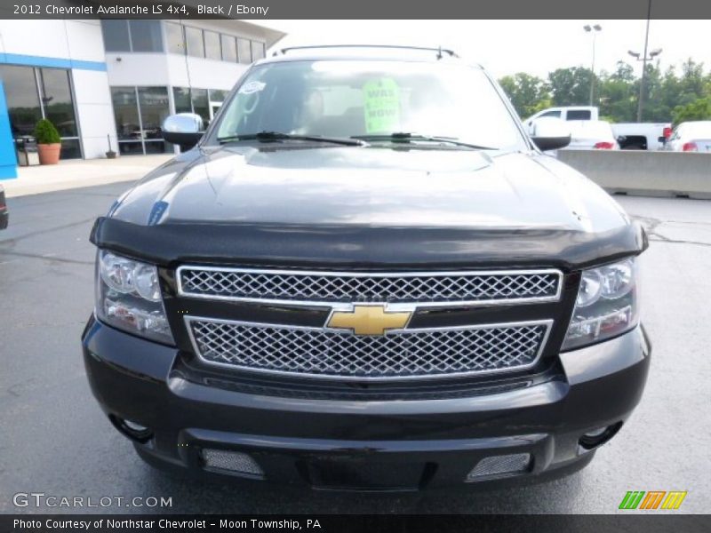 Black / Ebony 2012 Chevrolet Avalanche LS 4x4