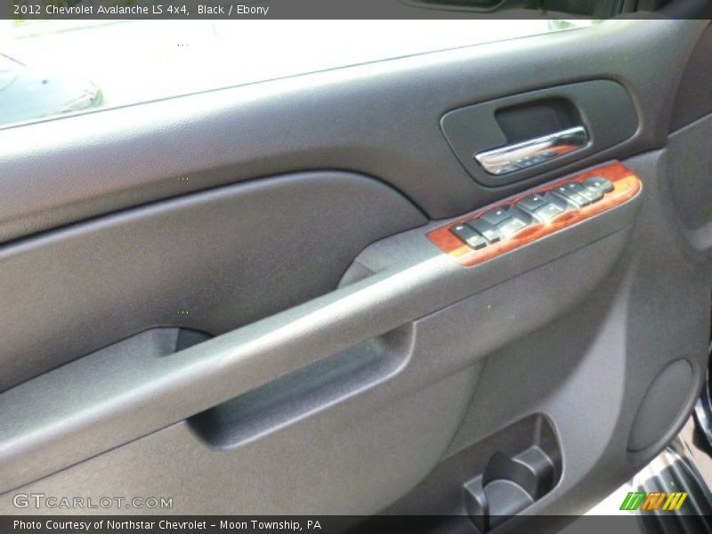 Black / Ebony 2012 Chevrolet Avalanche LS 4x4