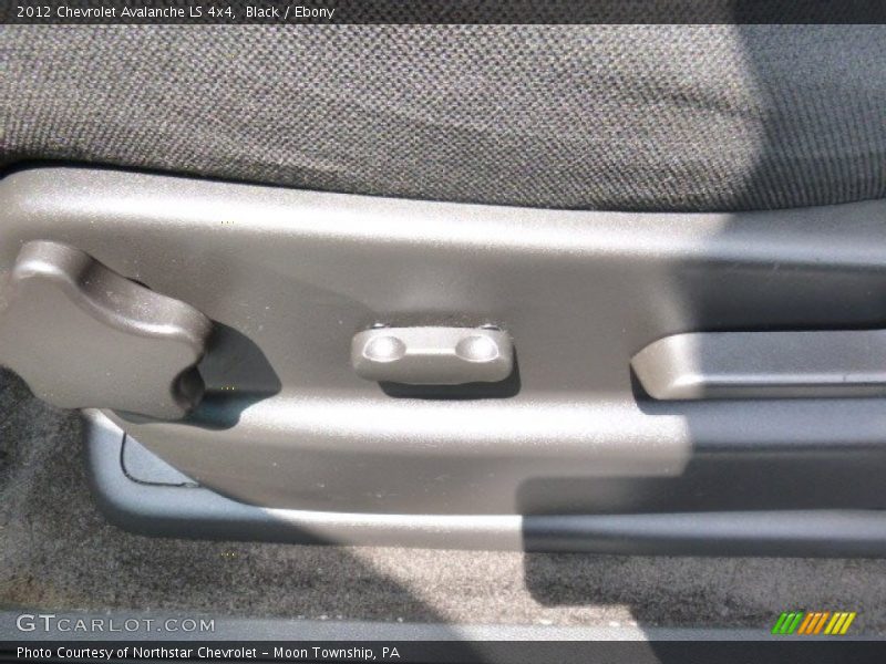 Black / Ebony 2012 Chevrolet Avalanche LS 4x4